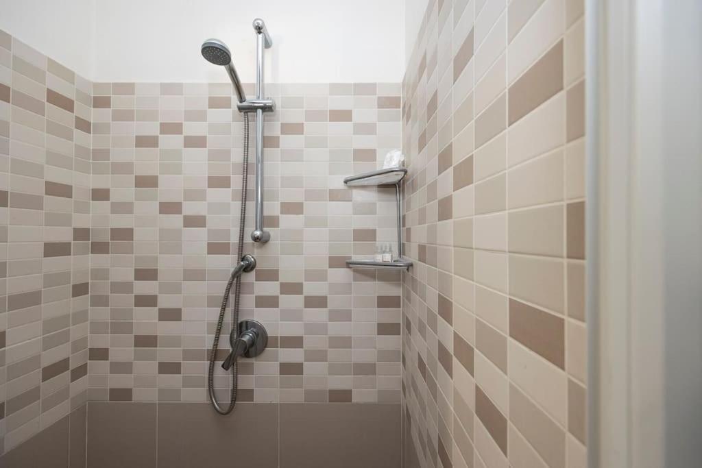 Apartment Roma Relax 2 Con Wifi-Ac-Netflix エクステリア 写真